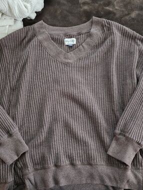 American Eagle Big Hug Long Sleeve